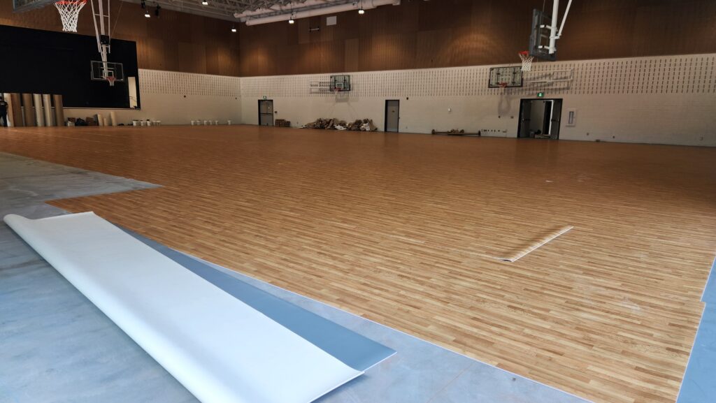 20250610_122328 - Planchers Tremblay Gymnase avec revêtement souple commercial