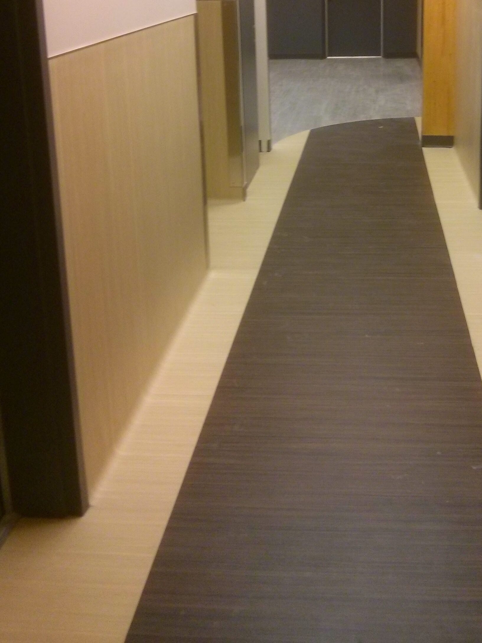 Installation vinyle remonté sur les murs (flashcove) 